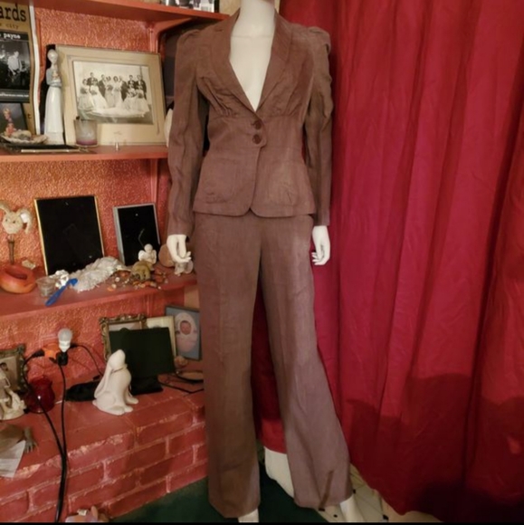 🤎MINT CONDITION- Only Worn Once! Brown Linen Suit by Max Studio Size 4🤎